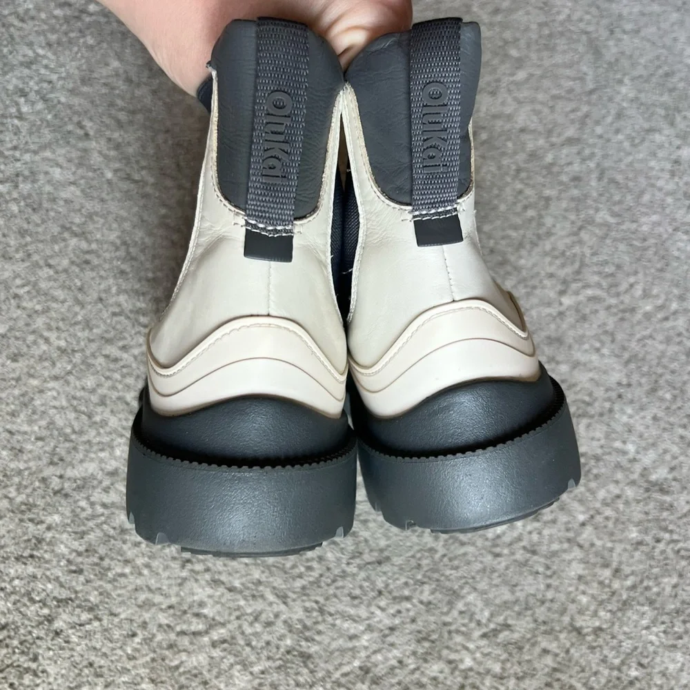 Olukai Hehi Boots Women’s Size 9.5 Lug Sole Chelsea White Leather Pull On